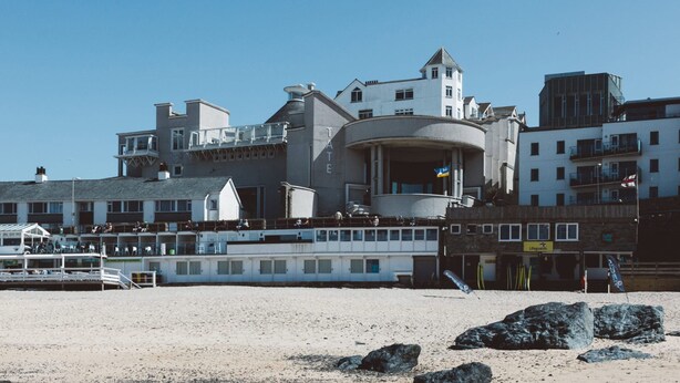 Unclassified image, 1 of 14, button - Moon Shadow (St Ives)