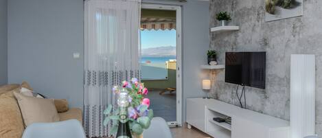 Apartment, 2 Bedrooms (A2) | Living area