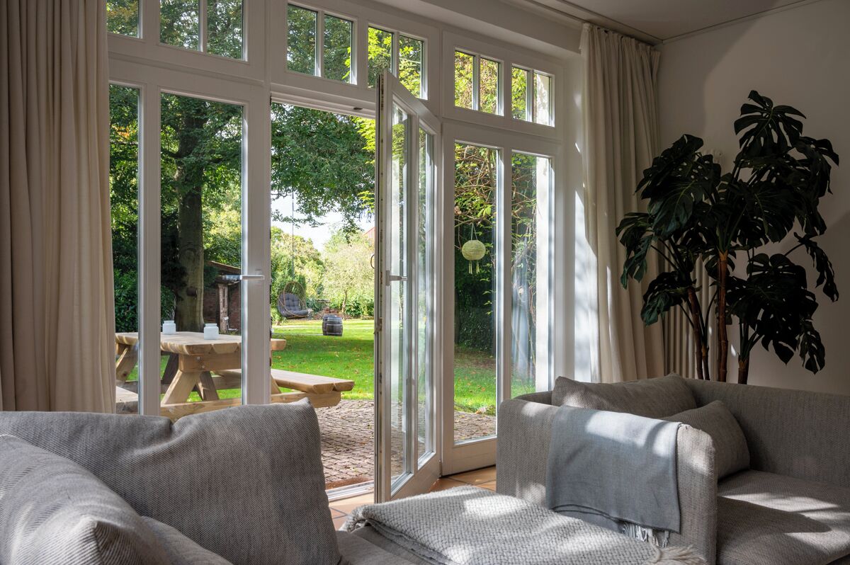 Grand Penthouse, 1 Bedroom, Fireplace, Garden View | Living area | Smart TV