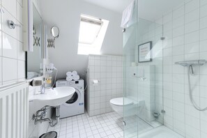 Apartment, Balcony | Bathroom