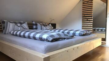 2 bedrooms, hypo-allergenic bedding, down duvets, individually decorated