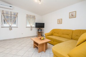 Apartment, 2 Bedrooms (A3) | Living area | Flat-screen TV - Apartments Delic - Pejic (Vir)