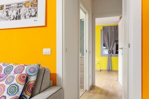 Interior - GuestHost - Comfortable 50sqm apartment with tiled patio that can accommodate up to 4 people. Located on the ground floor of a modern building of recent construction, the apartment is equipped with private parking space for a motorbike (inside the patio) (Firenze)