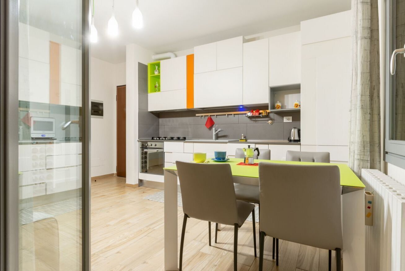 Microonde, forno, piano cottura, lavastoviglie