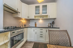 Studio | Eigene Küche | Kühlschrank, Ofen, Wasserkocher, Gefrierschrank