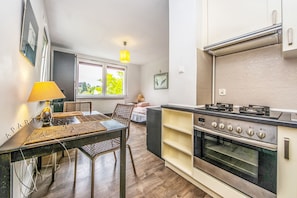 Studio | Bügeleisen/Bügelbrett, Babybetten, kostenloses WLAN, Bettwäsche