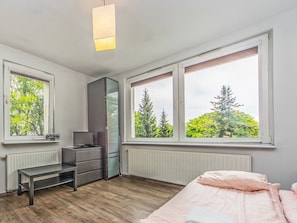 Studio | Bügeleisen/Bügelbrett, Babybetten, kostenloses WLAN, Bettwäsche