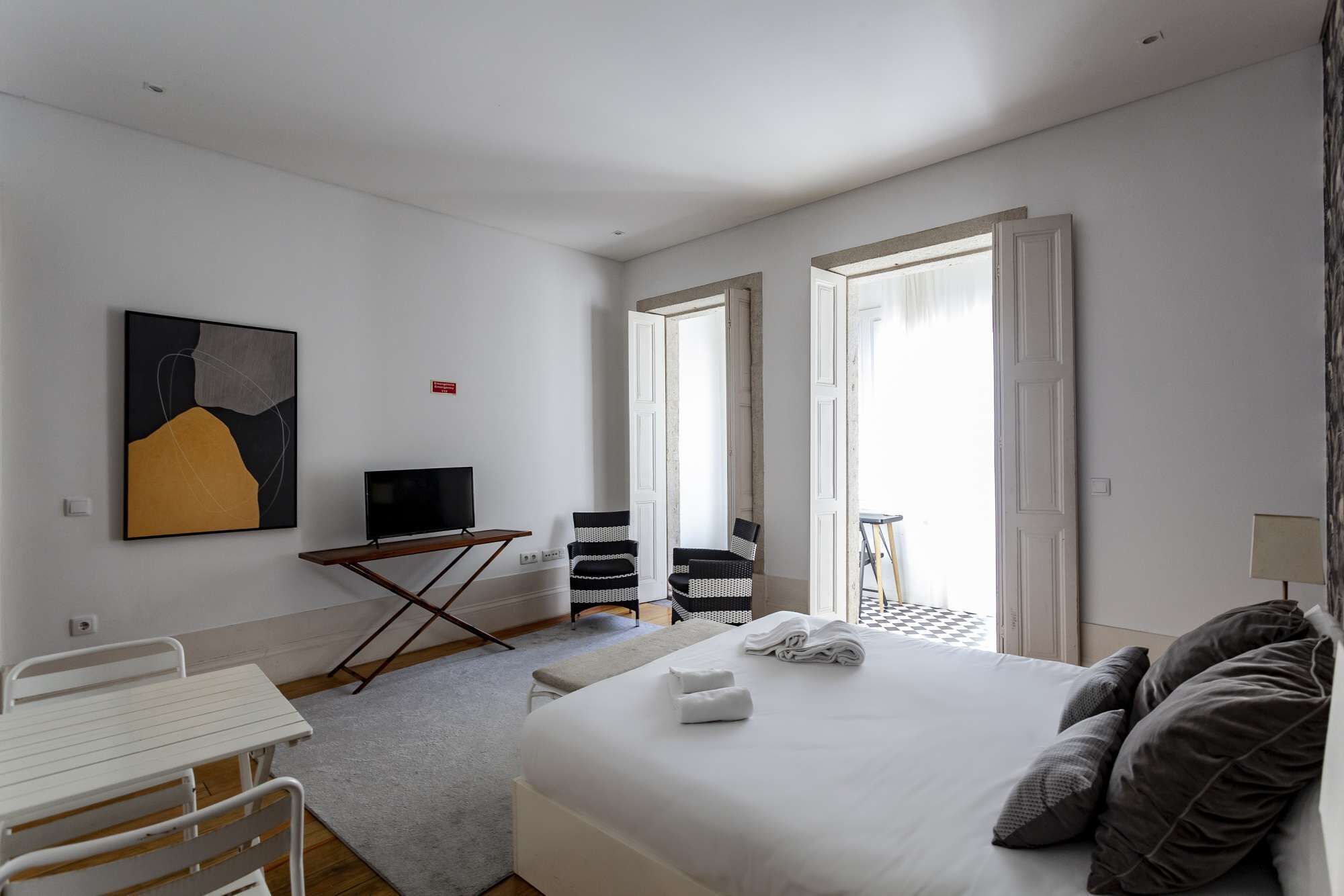 1 habitación, tabla de planchar con plancha, wifi y ropa de cama 
