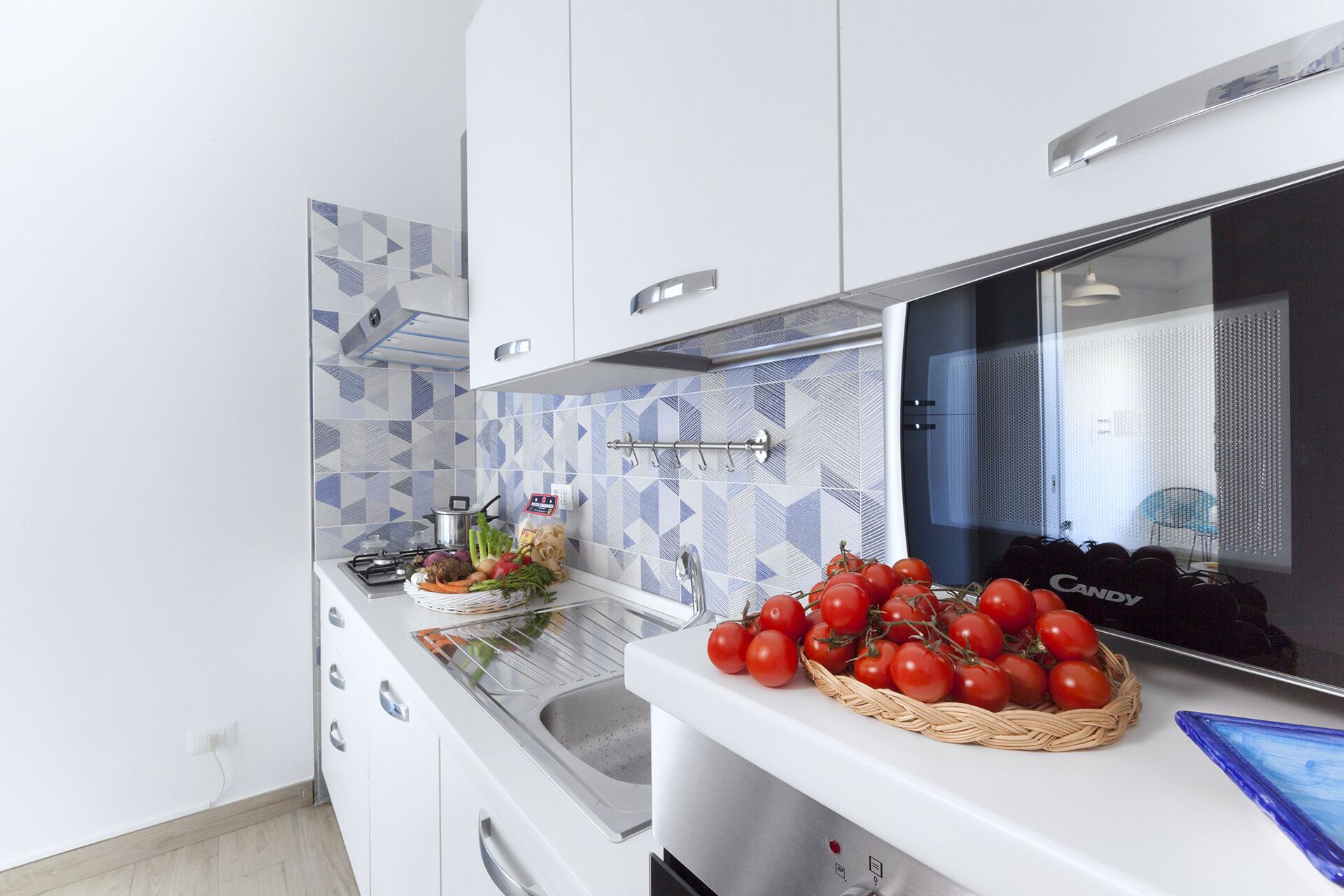 Apartment, 1 Bedroom | Private kitchenette | Full-sized fridge, microwave, oven, stovetop