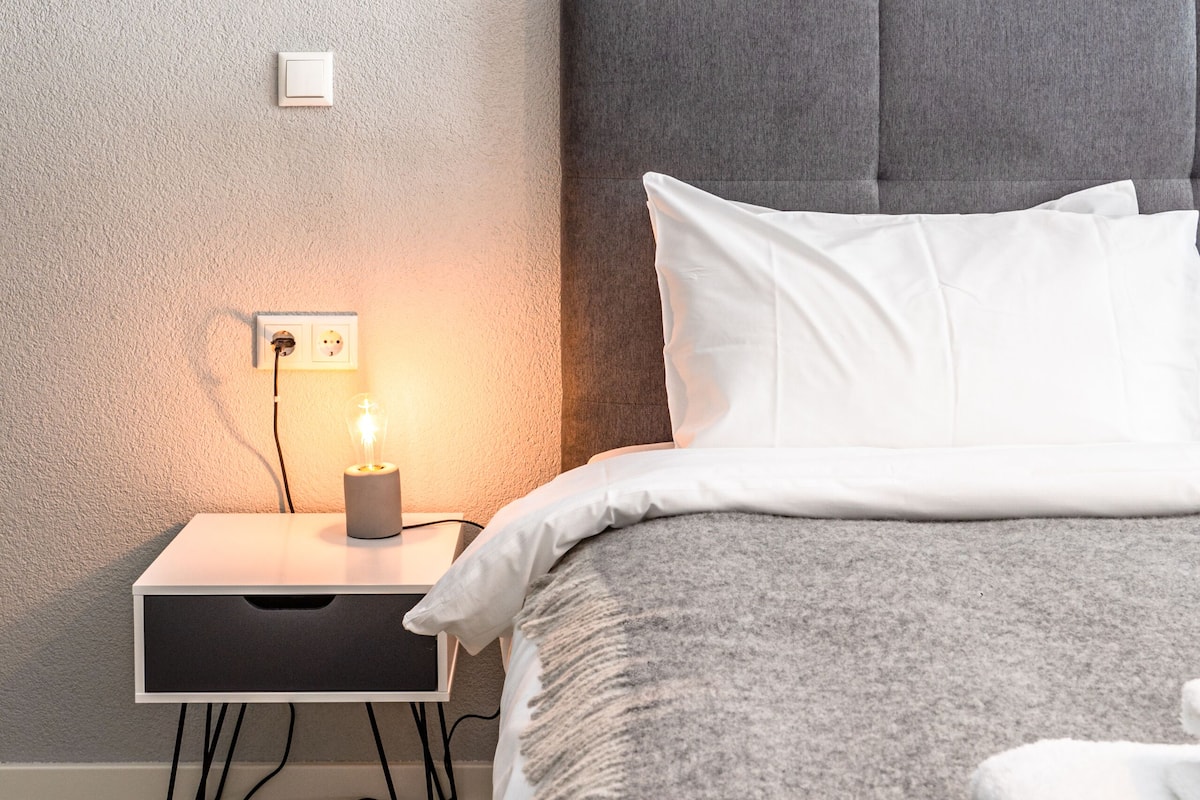 Family Apartment | 2 bedrooms, hypo-allergenic bedding, iron/ironing board, free WiFi