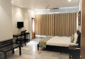 Ropa de cama de alta calidad, cubrecamas y escritorio 