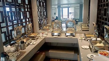 Daily buffet breakfast (USD 5 per person)