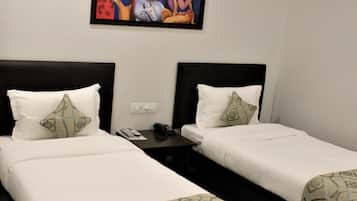 Superior Twin Room | Premium bedding, down duvets, desk, laptop workspace