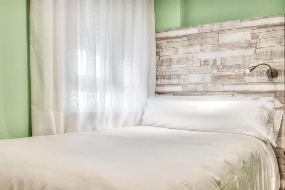 1 bedroom, down duvets, individually decorated, individually furnished