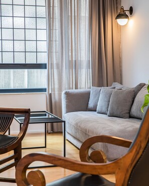 Superior Studio, 1 King Bed, City View | Living area