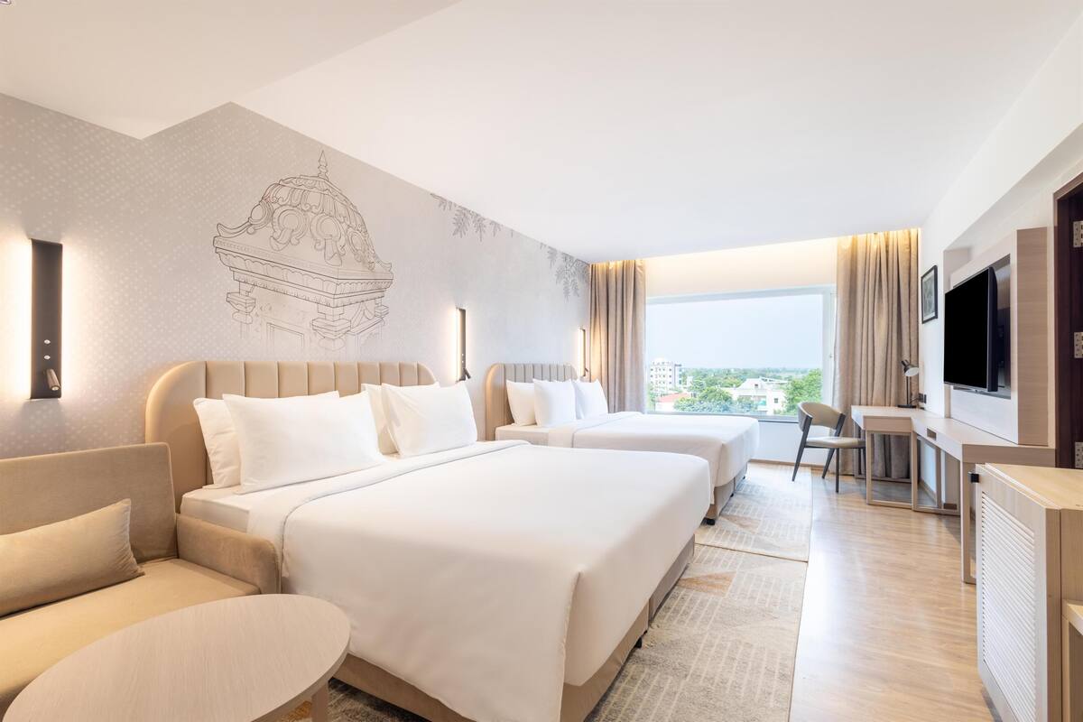 Quarto família | Escrivaninha, individualmente decorados, roupa de cama