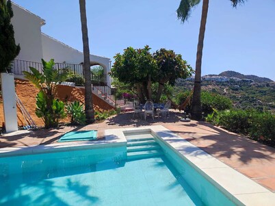 Villa with pool near the mountains of Frigiliana and the beaches of Nerja
