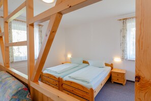Nôi (giường cho trẻ sơ sinh) miễn phí 