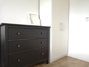 Appartement | 2 chambres, bureau, fer et planche à repasser, accès au Wi-Fi (inclus)