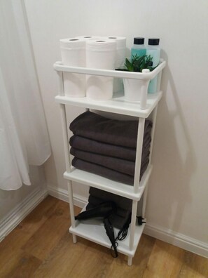 公寓 | 浴室服务设施 | 免费洗浴用品、吹风机、毛巾、肥皂