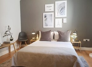 Iron/ironing board, free WiFi, bed sheets - Charming Oxford Apartments (Oxford)