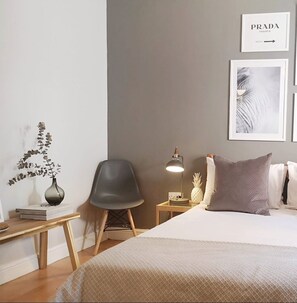 Apartament | Planxa i posts de planxar, wifi gratuïta i roba de llit 