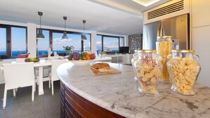 Villa, 1 Bedroom | Private kitchen | Full-size fridge, microwave, oven, stovetop - Villa Giada (Sorrento)