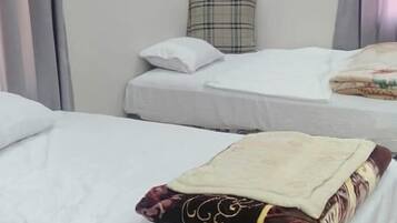 Shared Dormitory | Iron/ironing board, free WiFi