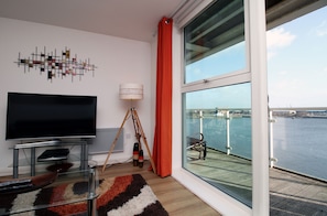Living room - Havannah Street Apartments (Cardiff)