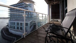Apartment | Balcony view - Havannah Street Apartments (Cardiff)