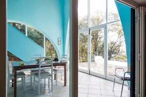 Villa, 4 chambres | Restauration dans la chambre