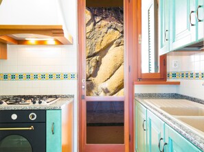 Apartment, 2 Schlafzimmer | Eigene Küche | Großer Kühlschrank, Ofen, Herdplatte, Kochgeschirr/Geschirr/Besteck