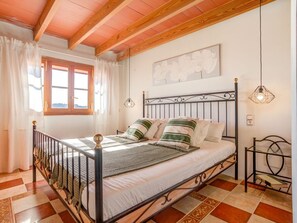 8 sovrum, värdeförvaringsskåp på rummet och strykjärn/strykbräda