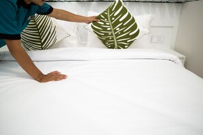 Egyptian cotton sheets, premium bedding, down comforters, pillowtop beds - Helen Fin Inn & Apartment (Phnom Penh)