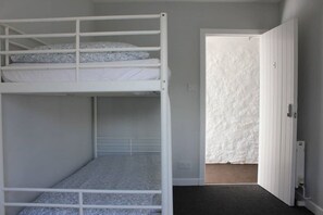 4 habitaciones, wifi y ropa de cama