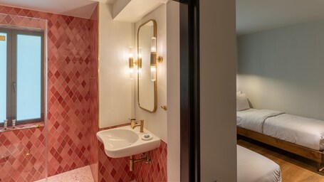 Gatsby Athens - Image 52
