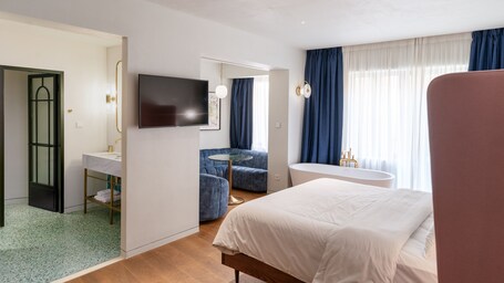 Gatsby Athens - Image 31