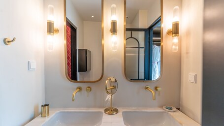 Gatsby Athens - Image 69