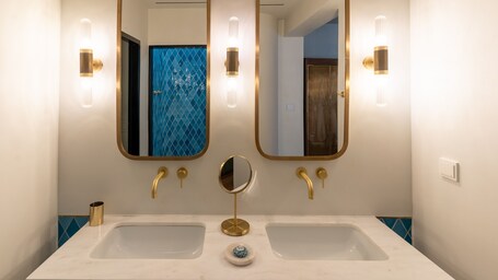 Gatsby Athens - Image 29