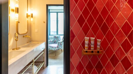 Gatsby Athens - Image 21