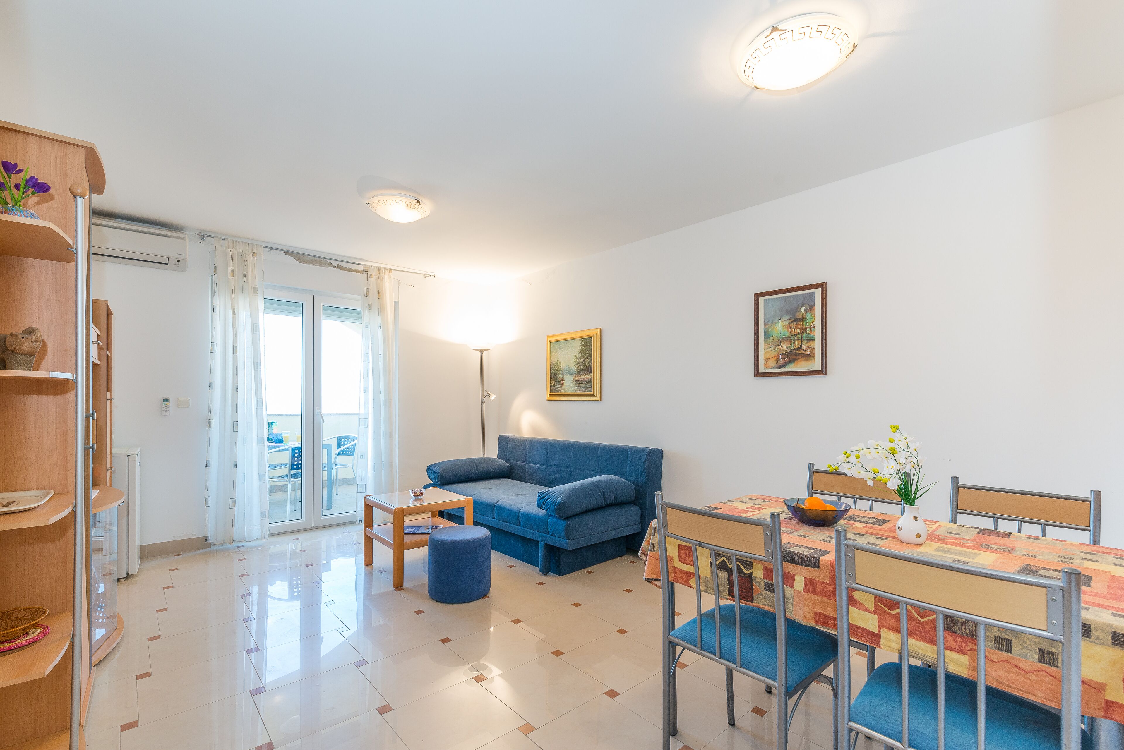 Apartment, Meerblick (A5) | Wohnbereich | Flachbildfernseher
