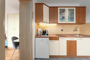 Kühlschrank, Herdplatte, Geschirrspüler