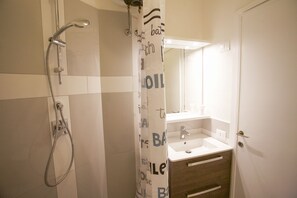 Monolocale | Bagno | Doccia, bidet