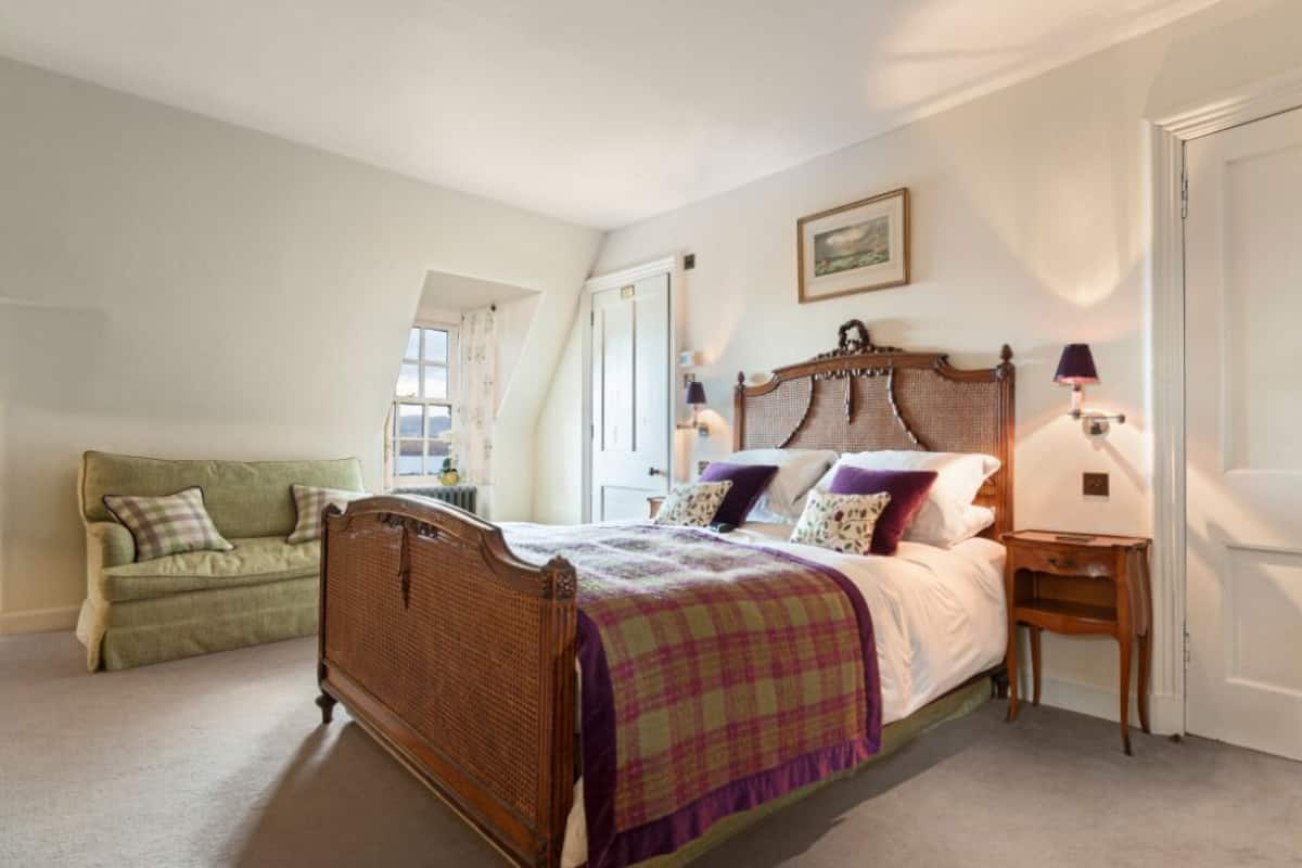 Hypo-allergenic bedding, down duvets, Tempur-Pedic beds, free WiFi