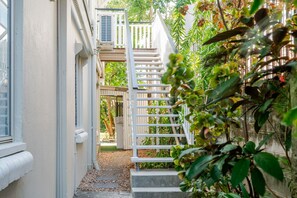 Property grounds - A Touch of the Bahamas on McKenzie MK3 (Cairns)