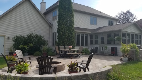 Spacious home 5 mile from the EAA grounds.
