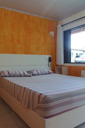 Quarto casal standard | Wi-Fi de cortesia, roupa de cama