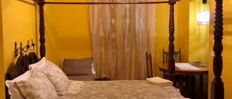 Habitació triple | Bressols gratuïts, wifi i roba de llit