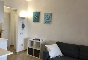 Dining - Holiday House Palau (Palau)