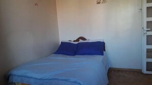 Habitación con 1 cama doble o 2 individuales, balcón | Cortinas opacas y sistema de insonorización